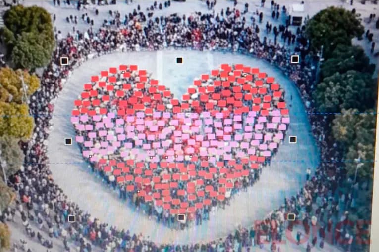 Suspendieron la formación del “corazón más grande del mundo” prevista para este sábado - imagen de origen