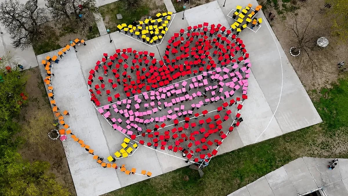 Paraná formó el “corazón más grande del mundo” en los miradores de Bajada Grande - imagen de origen