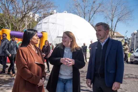 El gobernador acompañó la celebración por el Día de la Niñez de chicos de residencias socioeducativas - imagen de origen