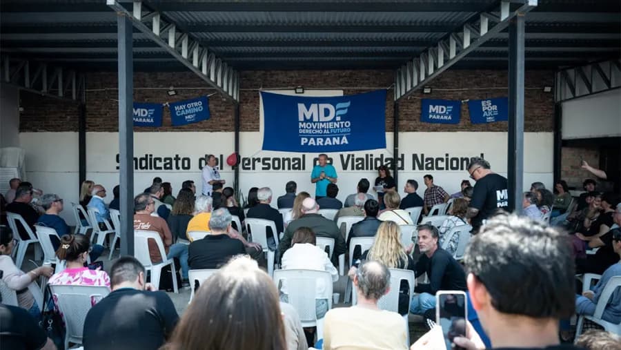 Movimiento Derecho al Futuro hizo un plenario abierto en Paraná en apoyo a la candidatura de Axel Kicillof | Análisis - imagen de origen