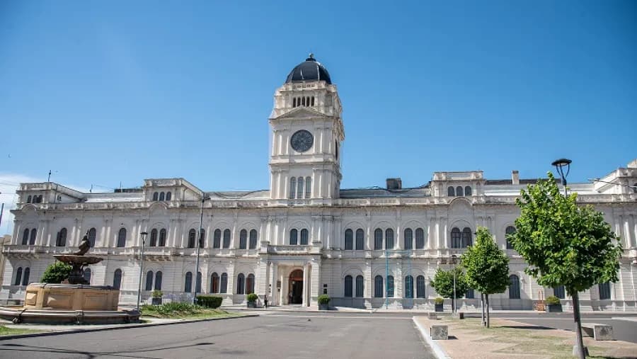 El jueves 1 de octubre iniciará el cronograma de pagos para la administración pública provincial | Análisis - imagen de origen