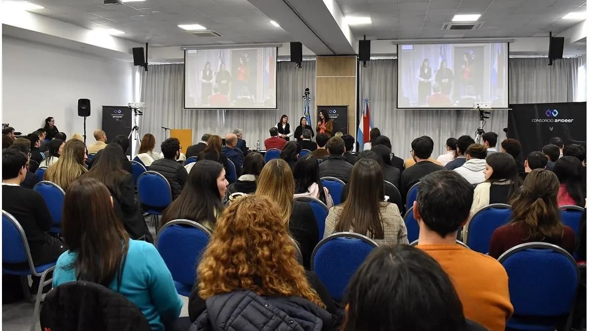 Paraná y Libertador San Martín organizan la Semana del Emprendimiento e Innovación - imagen de origen