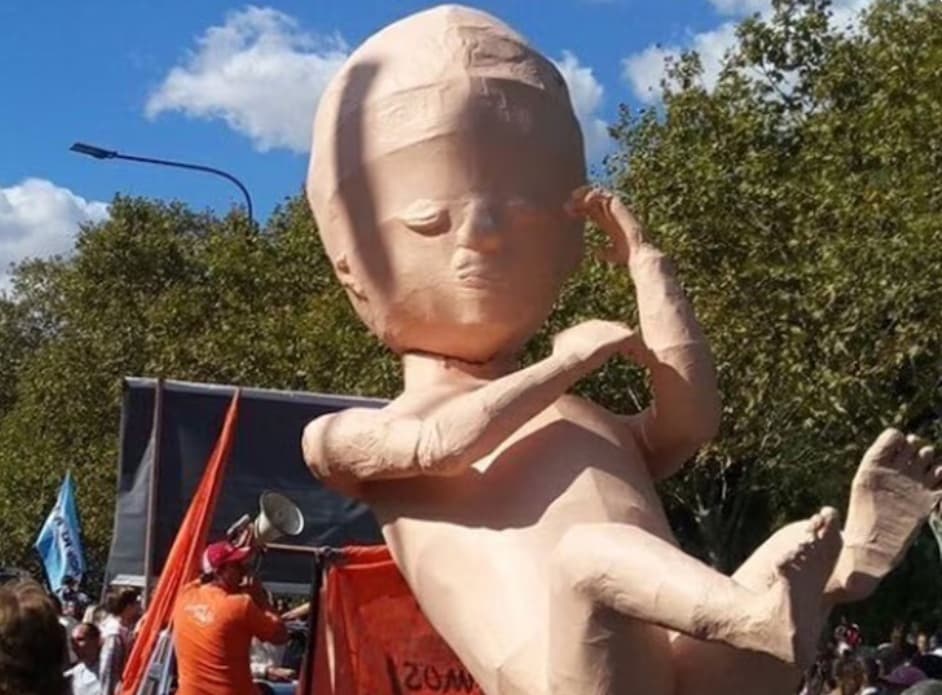 El “pañuelo celeste” fustigó al gobierno por cumplir la ley de IVE - imagen de origen