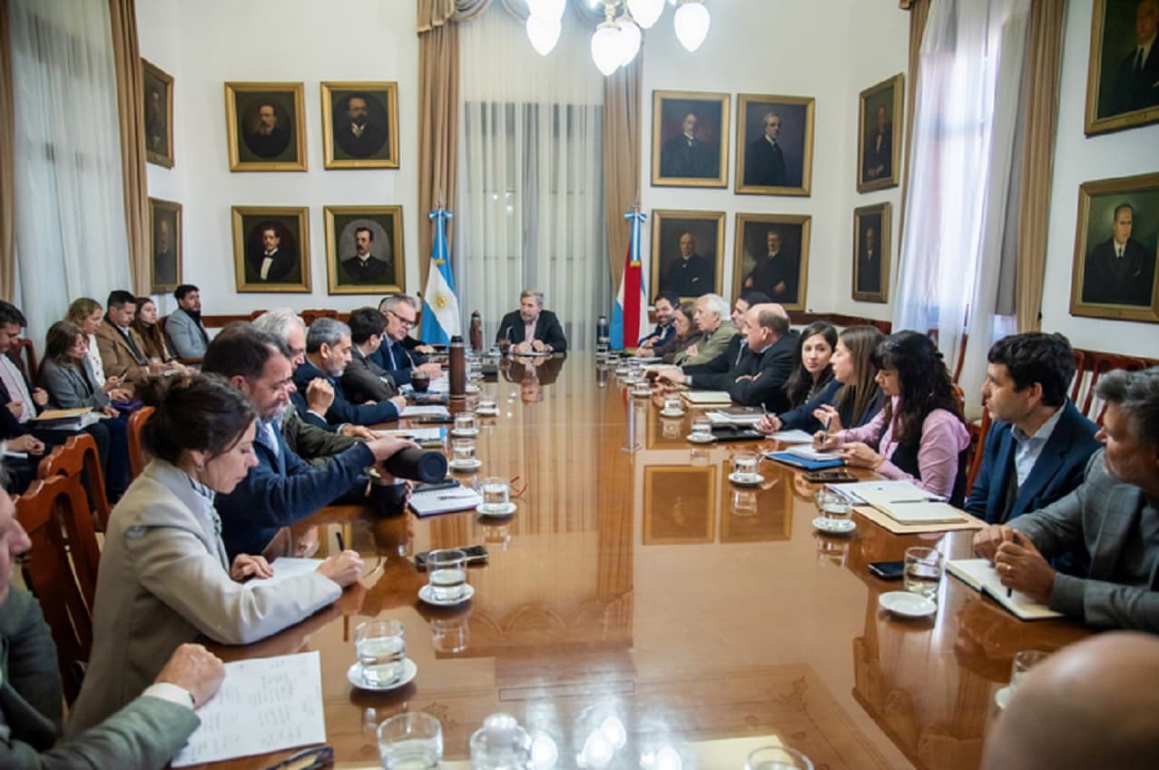 El gobierno provincial convoca al primer concurso público abierto para el Poder Ejecutivo - imagen de origen