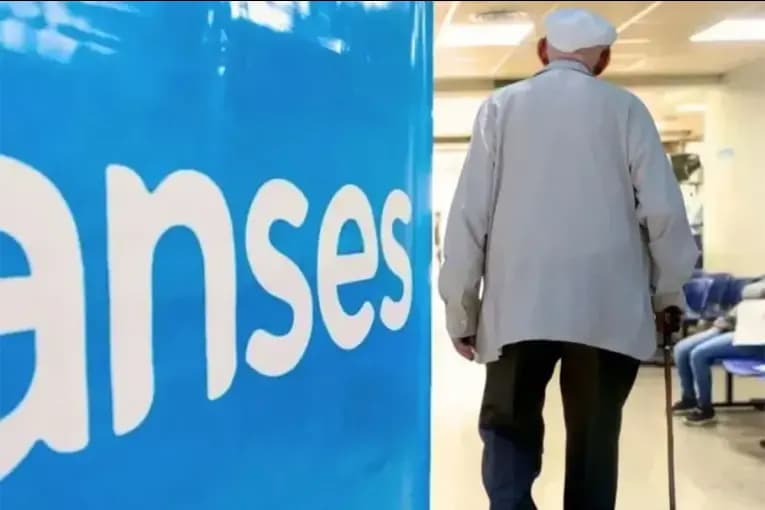 ANSES confirmó un bono de $70.000 para jubilados y pensionados en septiembre - imagen de origen