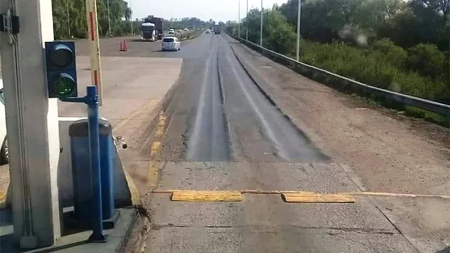 El plan del ministro de Economía, Luis Caputo: cobrar dos veces por el arreglo de las rutas nacionales | Análisis - imagen de origen
