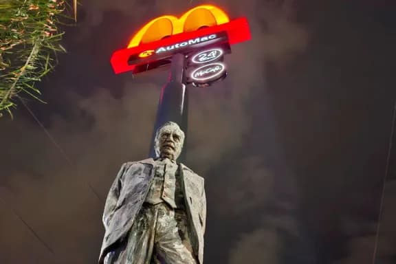Paraná: El busto de Alfonsín será reubicado en Plaza San Miguel - imagen de origen