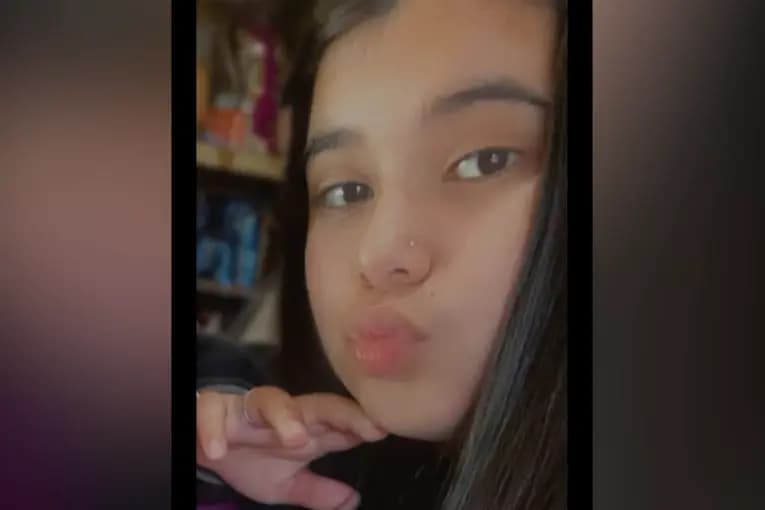 Buscan a una adolescente de 14 años en Paraná: salió de la escuela y no regresó a su casa - imagen de origen