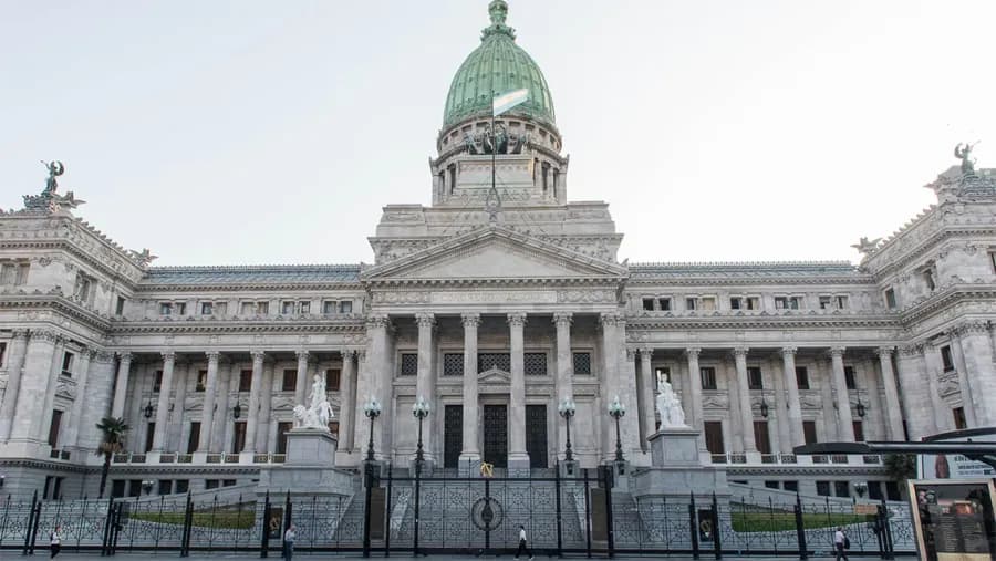 Sociedades sin humanos: el Senado enfrenta un dilema de responsabilidad en la era de la IA | Análisis - imagen de origen