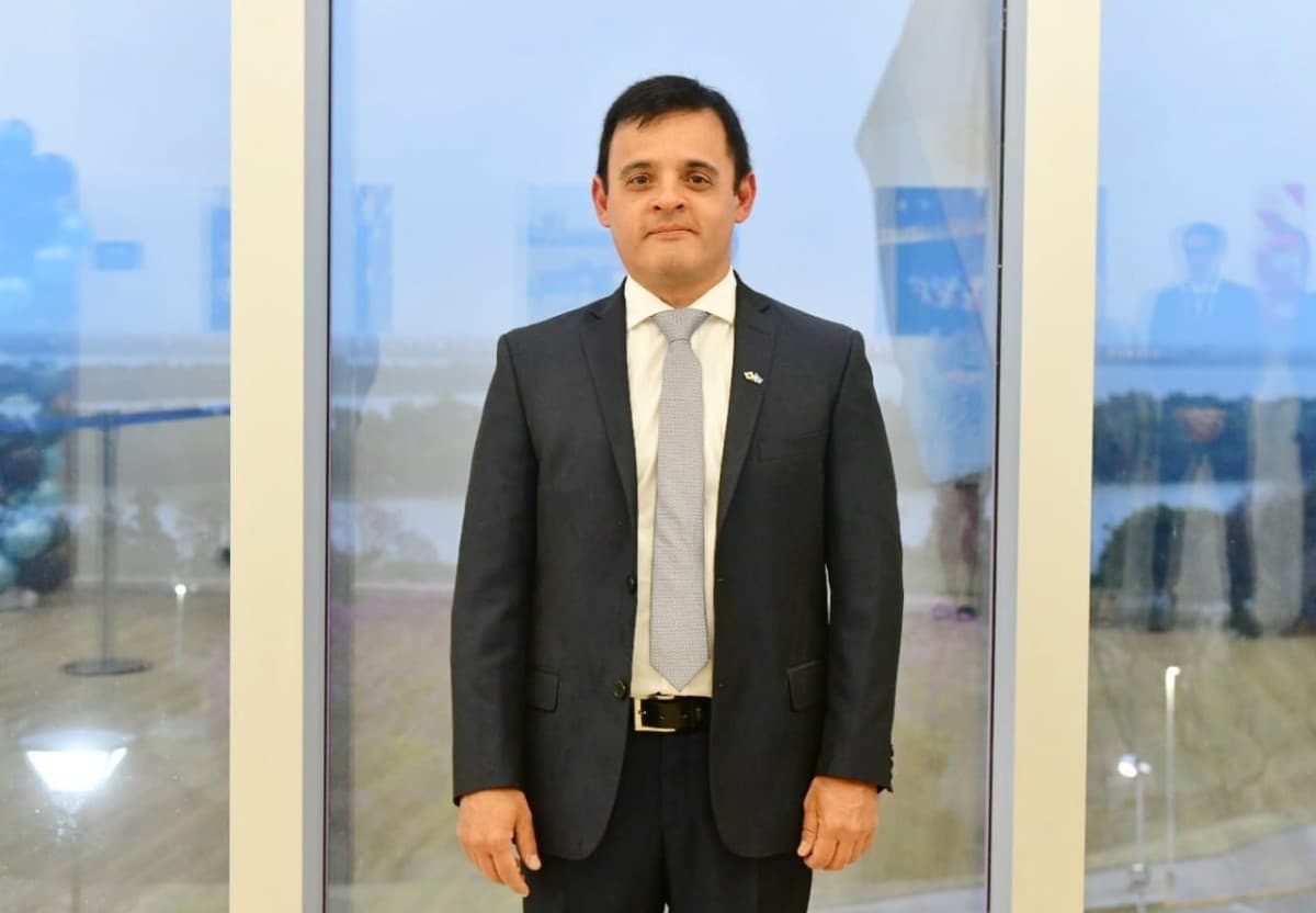 Se anota candidato con dos marcas: UCR y Universidad - imagen de origen