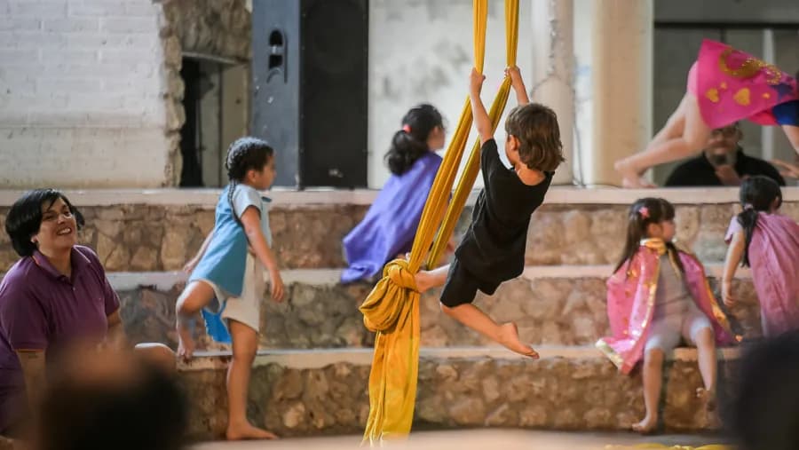 Tras la concesión del Gloria Montoya, el Municipio confirmó la continuidad de la Escuela de Circo Larrisa | Análisis - imagen de origen