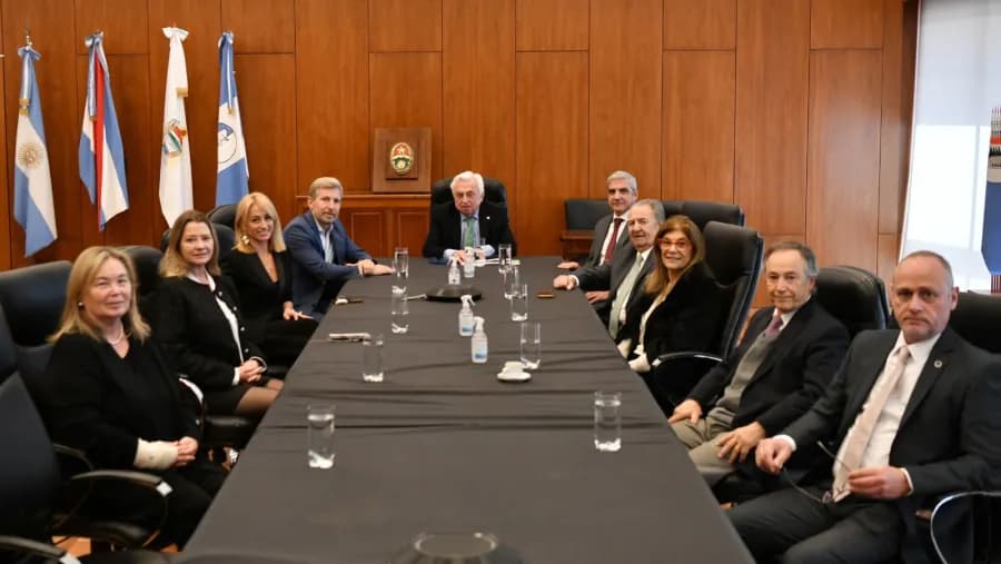 Rogelio Frigerio se reunió con el STJ: analizaron el presupuesto, obras y nuevos organismos judiciales | Análisis - imagen de origen