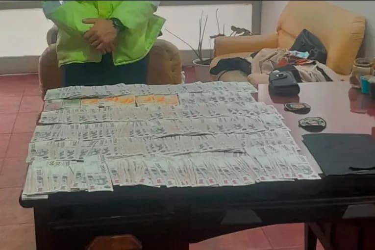 Detuvieron a un hombre y una mujer en el Túnel Subfluvial por una causa de robo y secuestraron más de $2 millones - imagen de origen