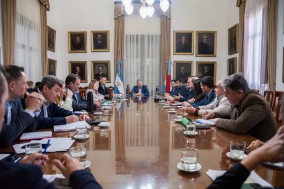 El gobierno provincial concretó el pago adeudado a los bomberos voluntarios - imagen de origen