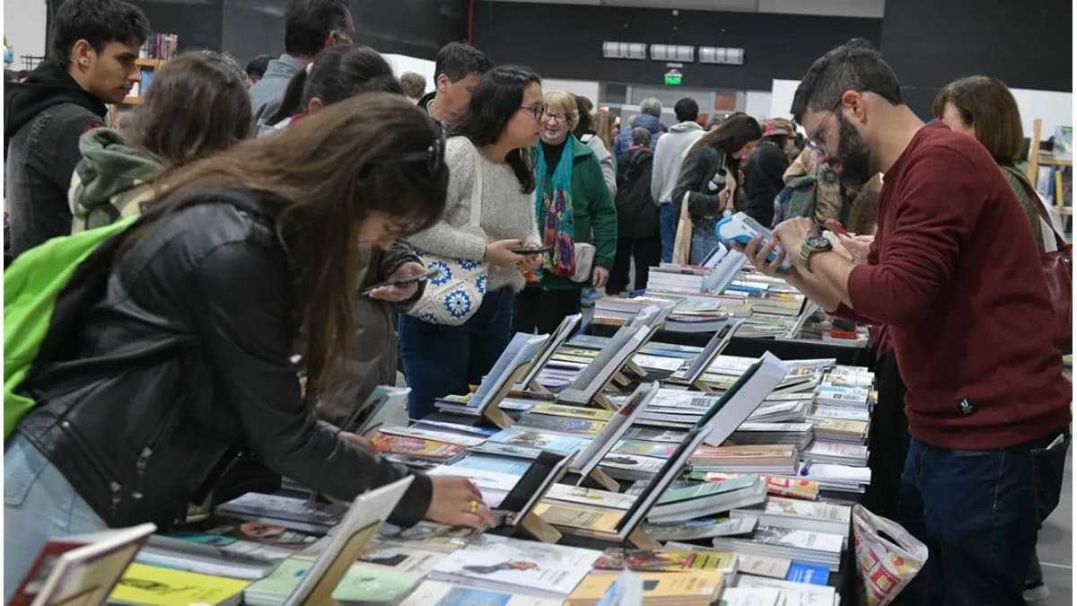 Paraná Lee generó cerca de $137 millones en ventas para librerías y editoriales - imagen de origen